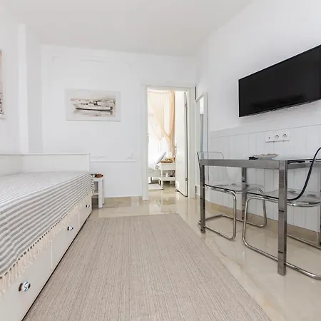 Central And Cozy Flat 3 Min To Beach In بودروم